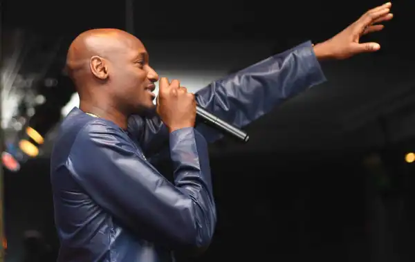 SHOCKING!!! See What Happened After Music Legend 2baba Forgot Music Lyrics During Performance